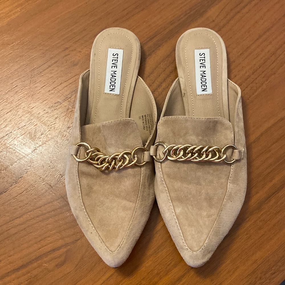 Steve Madden, Forever Chain Mule, Sz 6.5, Tan w/ gold chain.